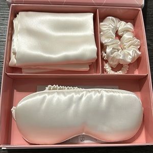Silk mask, pillow case, and scrunchie set NEW